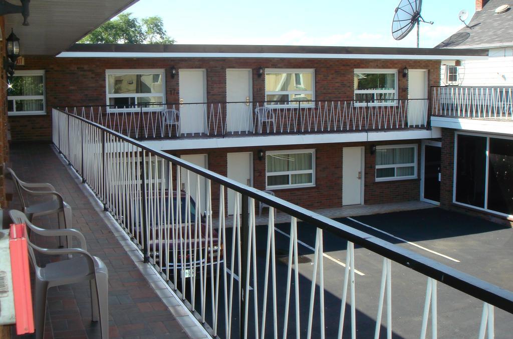 Americas Best Inn And Suites Niagara Falls Esterno foto